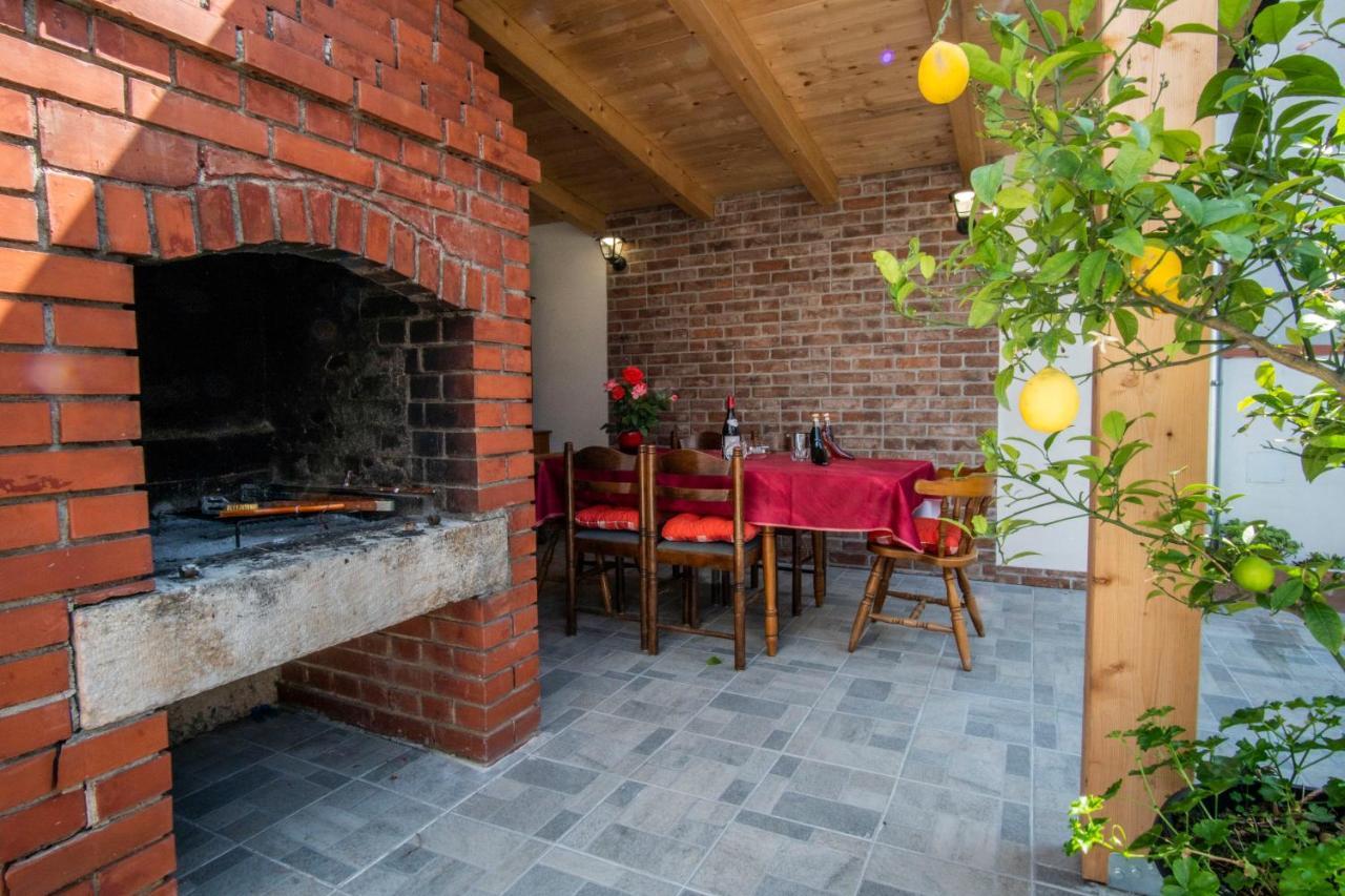 House Nada apartman Muntić Exterior foto