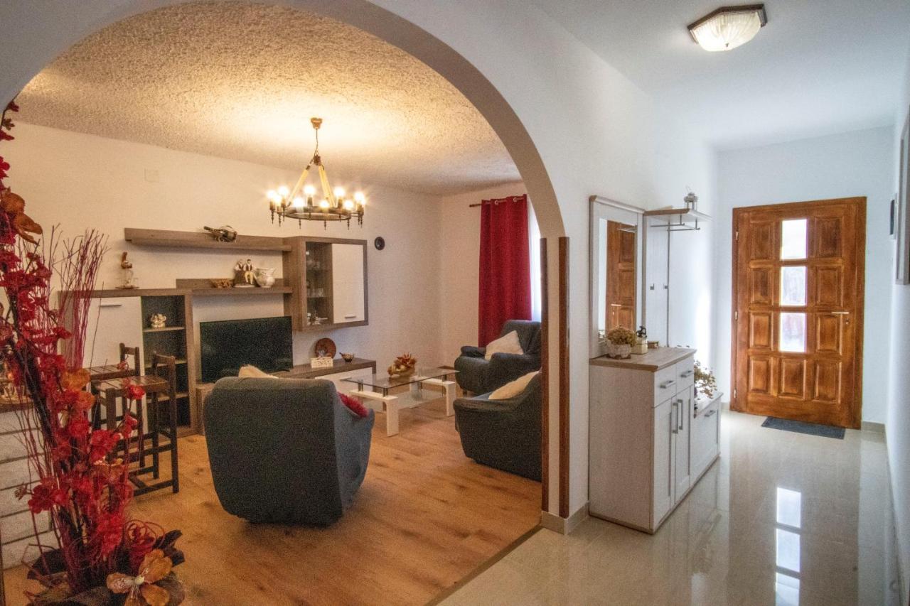 House Nada apartman Muntić Exterior foto